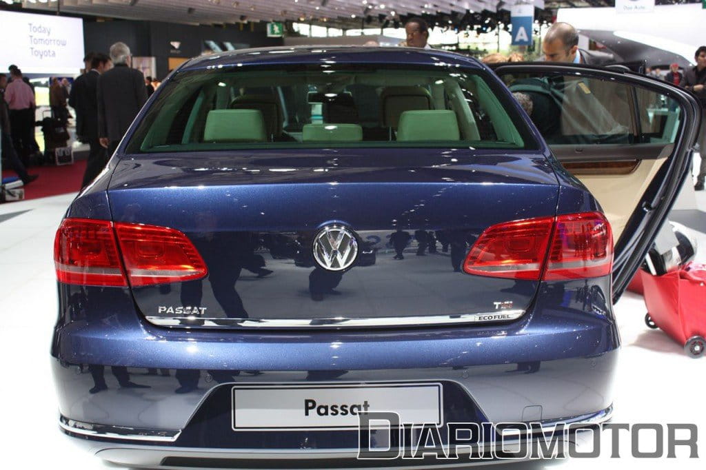 Volkswagen Passat 2011 en el Salón de París