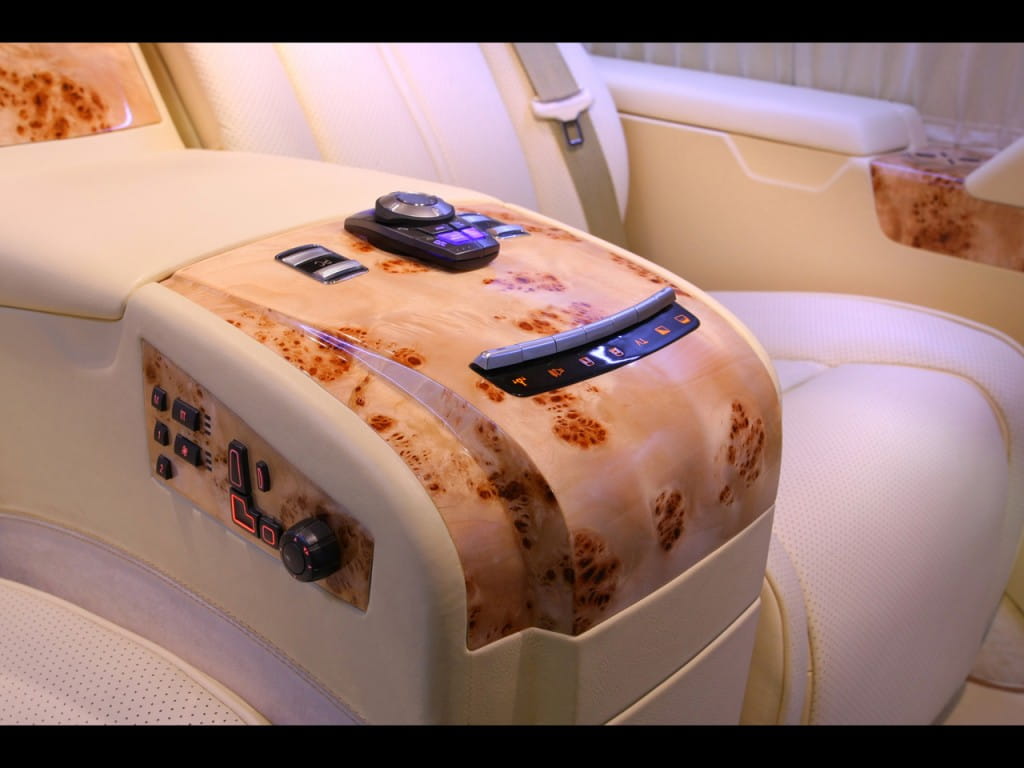2011-Depp-Auto-Tuning-Chevrolet-Express-Platinum-Controls-1280x960