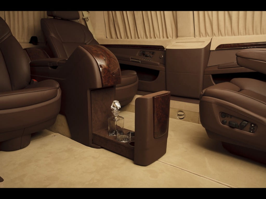 2011-Depp-Auto-Tuning-Chevrolet-Express-Platinum-Decanter-Drawer-1280x960