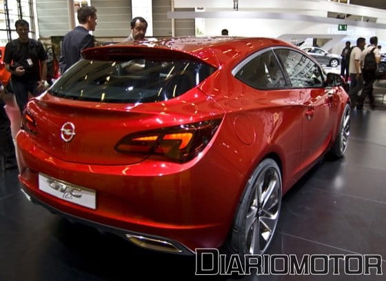 http://www.diariomotor.com/imagenes/2010/10/opel-astra-gtc-96-560px.jpg