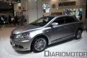 Suzuki Kizashi en el Salón de París
