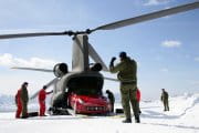 ferrari-ff-escena-helicoptero-5