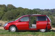 kia-carnival-2011-3
