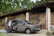 seat-alhambra-4-2012-31