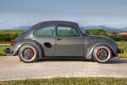 Volkswagen Beetle y Porsche Boxster, dos en uno por CarMaxx