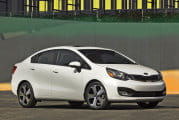 kia-rio-sedan-eeuu-3