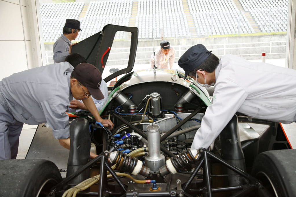 Mazda_787B_2011_test_4__jpg300