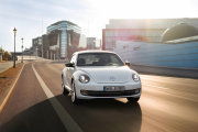Volkswagen_Beetle_2012_18