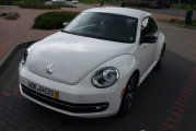 Volkswagen_New_Beetle_2012-001