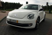 Volkswagen_New_Beetle_2012-002