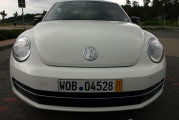 Volkswagen_New_Beetle_2012-005
