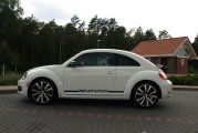 Volkswagen_New_Beetle_2012-009