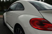 Volkswagen_New_Beetle_2012-010