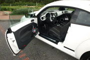 Volkswagen_New_Beetle_2012-014