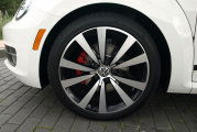 Volkswagen_New_Beetle_2012-015