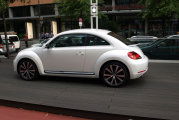 Volkswagen_New_Beetle_2012-027