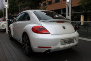 Volkswagen_New_Beetle_2012-028