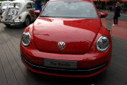 Volkswagen_New_Beetle_2012-032