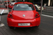 Volkswagen_New_Beetle_2012-035