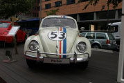 Volkswagen_New_Beetle_2012-038