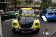 Volkswagen_New_Beetle_2012-042