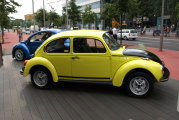 Volkswagen_New_Beetle_2012-044