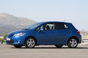 toyota-auris-2011-1