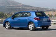 toyota-auris-2011-3