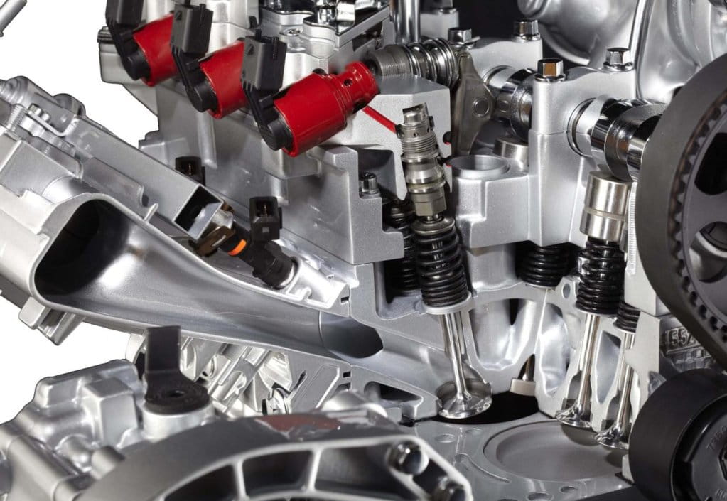 2012 Fiat 500 Abarth's 1.4-liter MultiAir¨ Turbo engine