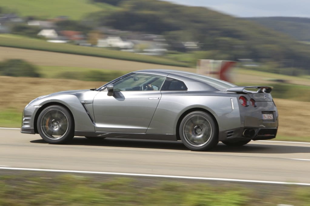 Nissan skyline godzilla 2012 #6