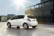 toyota-yaris-hybrid-02