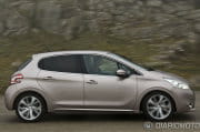 peugeot-208-cascais-06