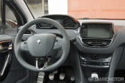 peugeot-208-cascais-12