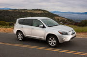 Toyota_RAV4_EV_001