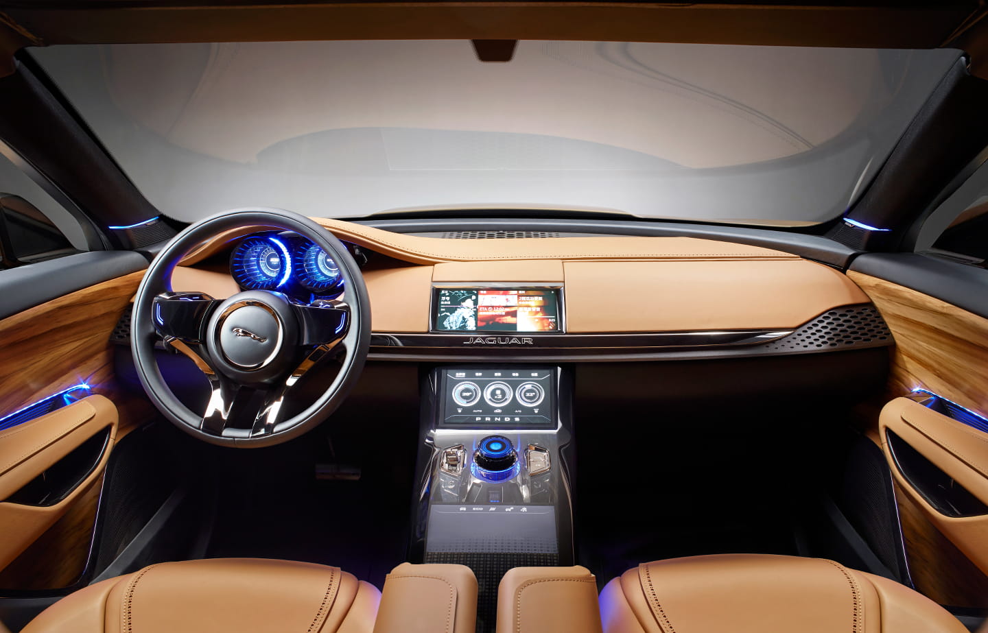 1440_Jaguar-F-Pace_Jag_C-X17_China_Interior_Image_211113_05