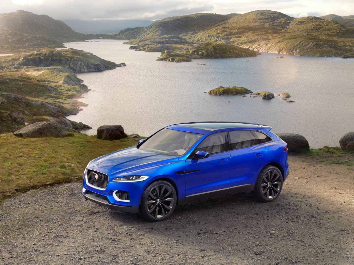 Jaguar-F-Pace_Jag_Frankfurt_C-X17_location_Image_44_090913 Jaguar-F-Pace_Jag_Frankfurt_C-X17_location_Image_44_090913