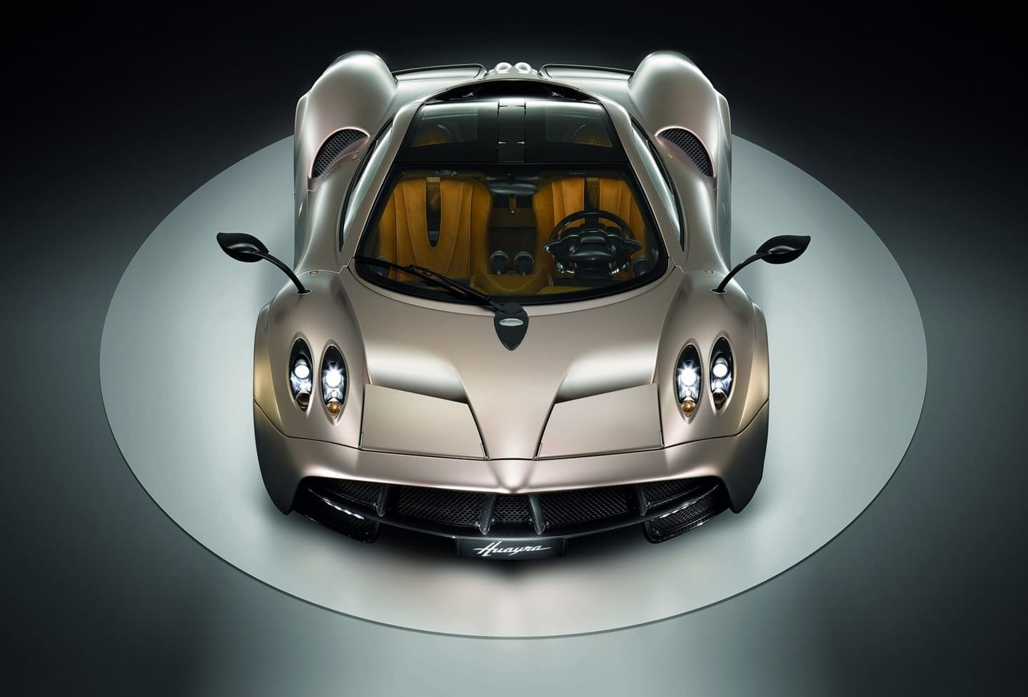 Pagani-Huayra-140215-00.jpg