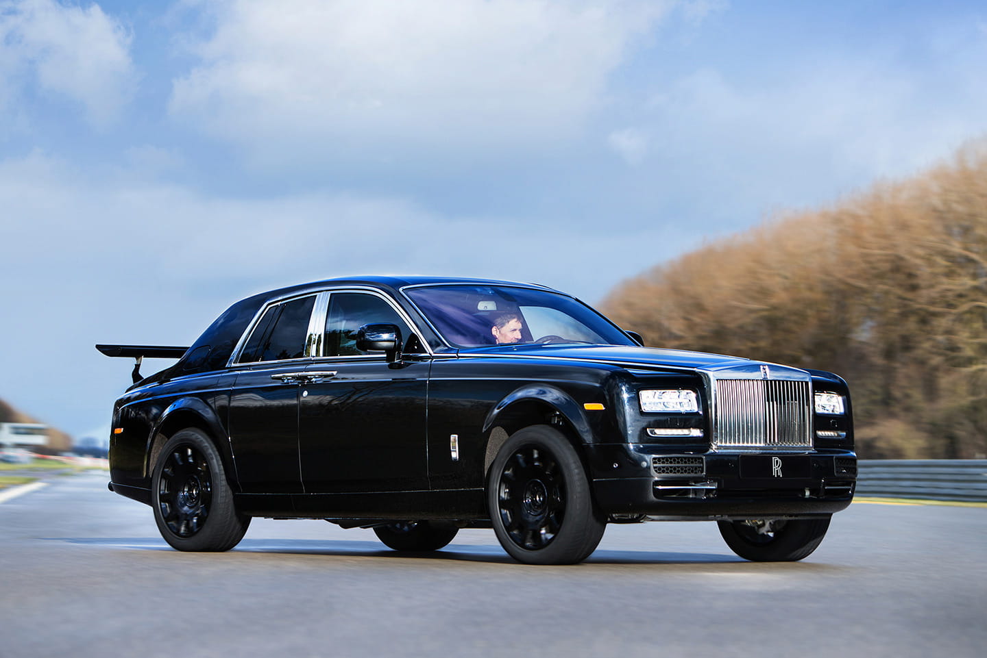 [Imagen: rolls-royce-project-cullinan-02-1440px.jpg]