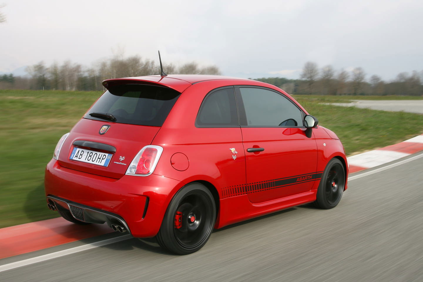 Abarth_595_Competizione_DM_2015_17.jpg