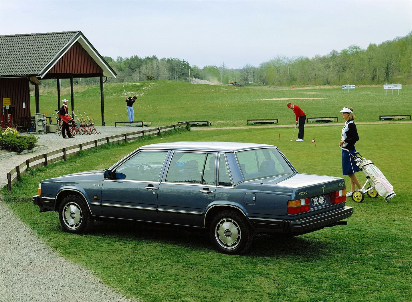 Volvo_760-02.jpg