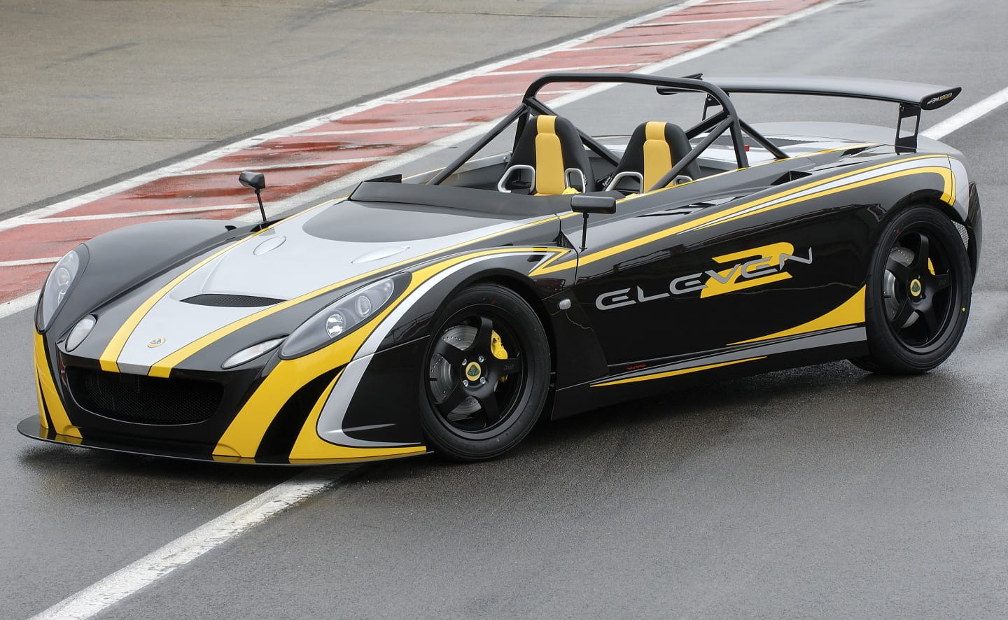 lotus_2-eleven_DM_2015_1.jpg