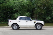 lamborghini-lm002-subasta-03-1440px-180x120.jpg