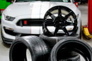 shelby-gt350r-ford-mustang-llantas-fibra-de-carbono-04-1440px-180x120.jpg