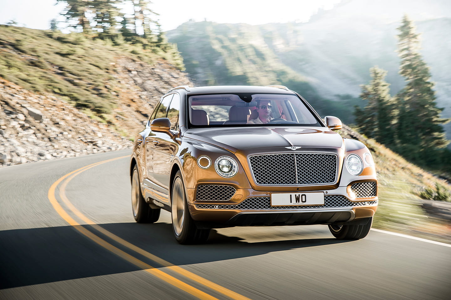 [Imagen: bentley-bentayga-2016-05.jpg]