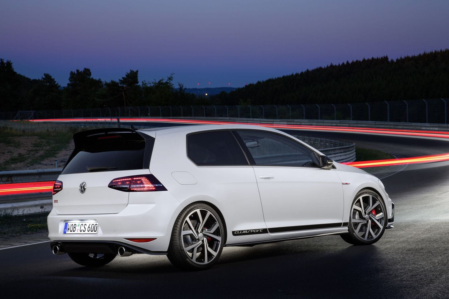 volkswagen-golf-gti-clubsport-2016-18
