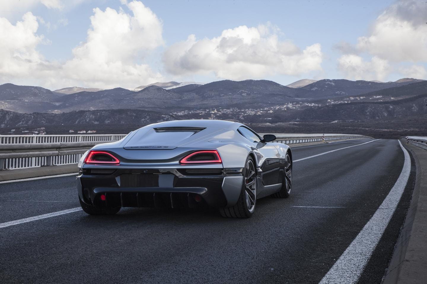 rimac-concept_one-2016-10.jpg