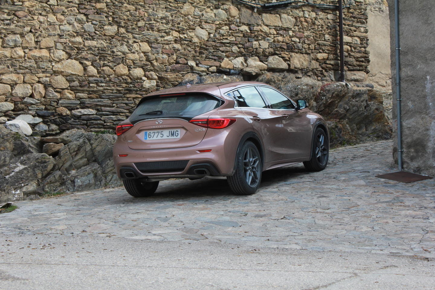 infinitiq30_8.jpg