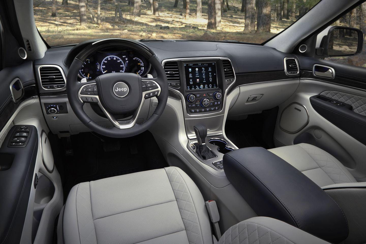 jeep-grand-cherokee-summit-11.jpg