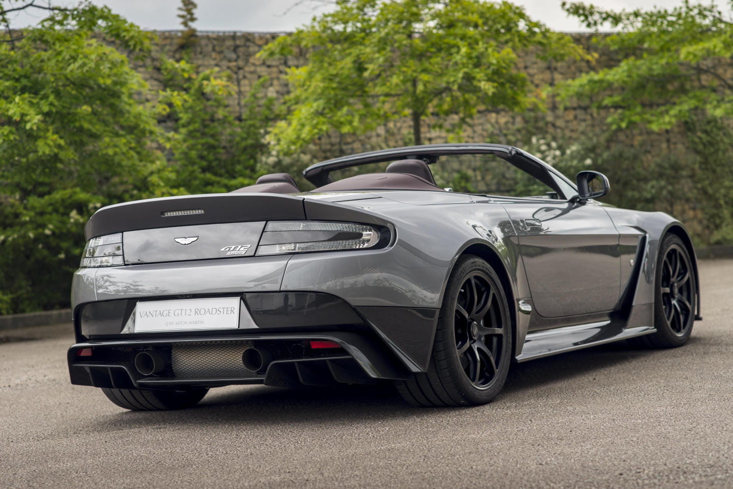 aston_martin_vantage_gt12_roadster_DM_1.jpg