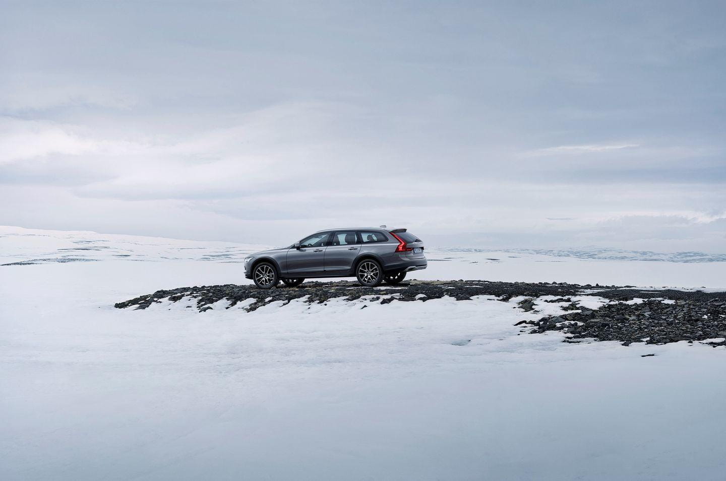 volvo-v90-cross-country-17.jpg